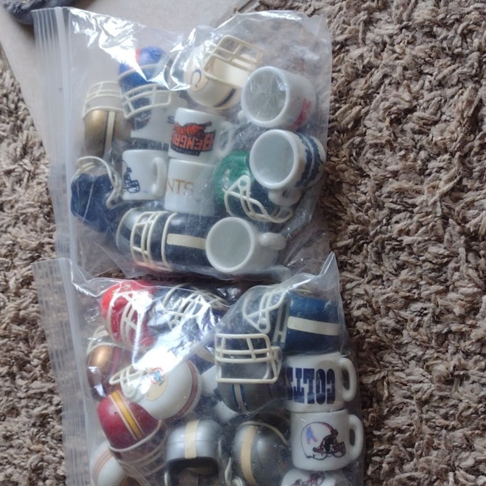 Mini football helmet and mini cups